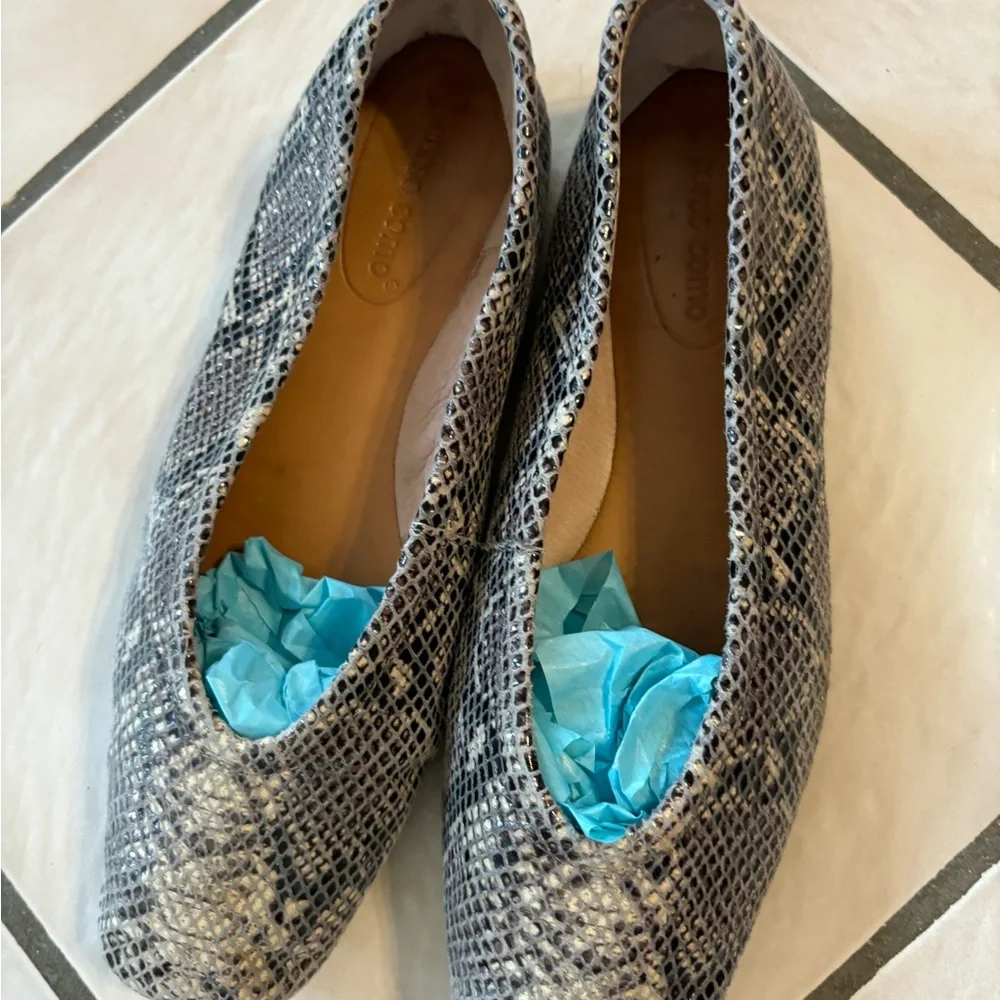 Snakeskin Patterned Women's Flats - Picture 1 of 6